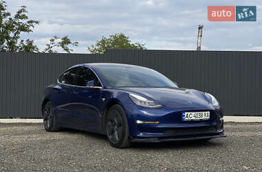 Седан Tesla Model 3 2018 в Луцке