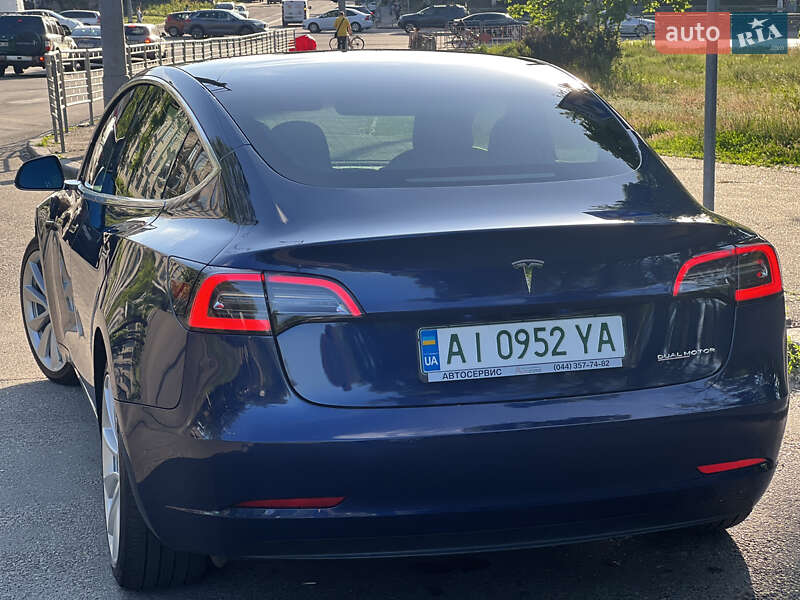 Седан Tesla Model 3 2019 в Киеве