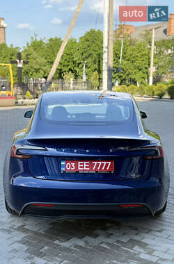 Седан Tesla Model 3 2024 в 
