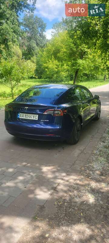 Седан Tesla Model 3 2023 в Киеве