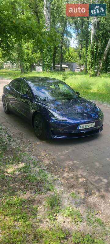 Седан Tesla Model 3 2023 в Киеве