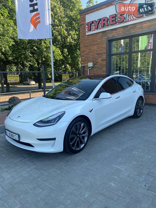 Седан Tesla Model 3 2020 в Кременчуге