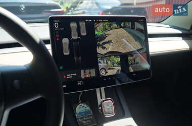 Седан Tesla Model 3 2022 в 