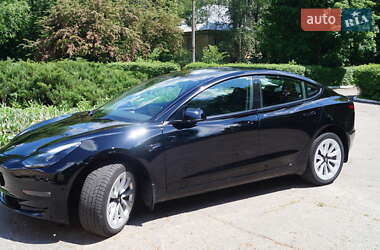 Седан Tesla Model 3 2022 в 