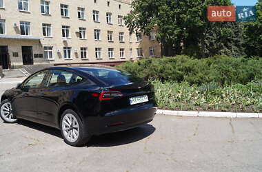 Седан Tesla Model 3 2022 в 