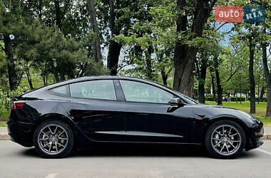 Седан Tesla Model 3 2021 в 