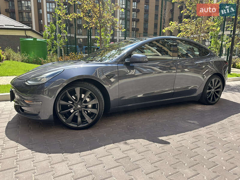 Седан Tesla Model 3 2018 в Києві
