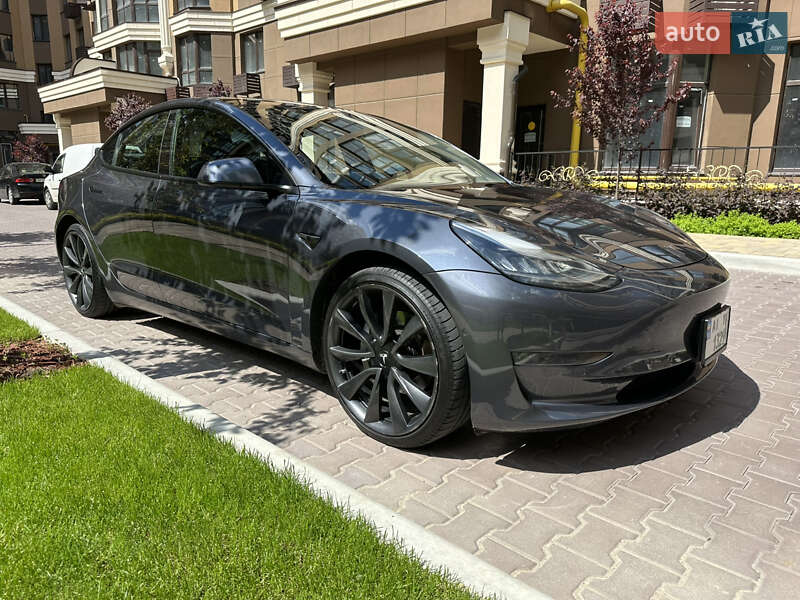 Седан Tesla Model 3 2018 в Києві