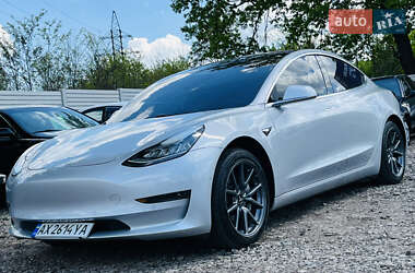 Седан Tesla Model 3 2018 в 