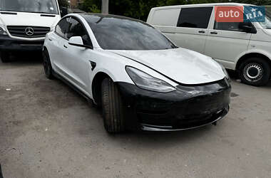 Седан Tesla Model 3 2021 в Киеве