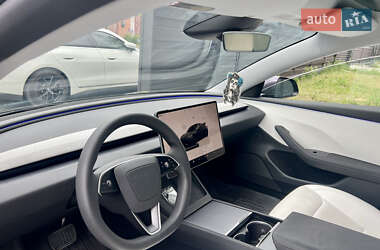 Седан Tesla Model 3 2024 в 