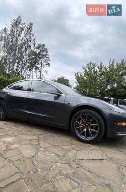 Седан Tesla Model 3 2018 в 