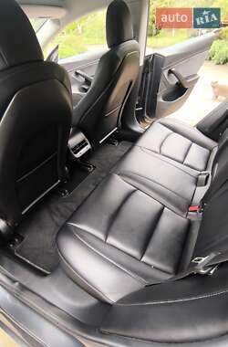 Седан Tesla Model 3 2018 в 