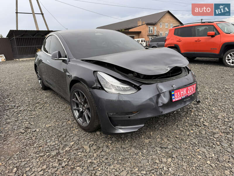 Седан Tesla Model 3 2018 в 
