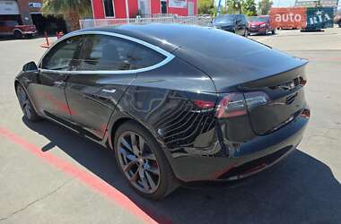 Седан Tesla Model 3 2018 в 