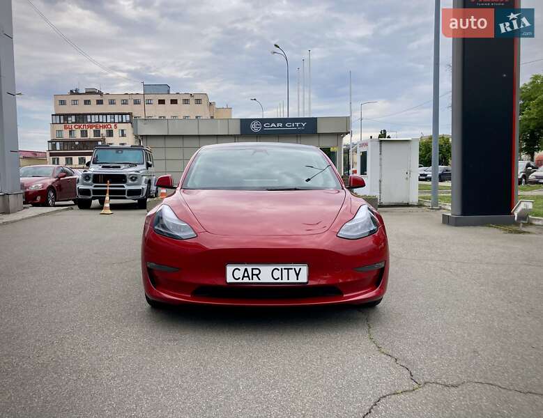 Седан Tesla Model 3 2022 в Києві