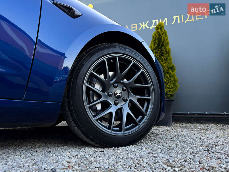 Седан Tesla Model 3 2024 в Одесі