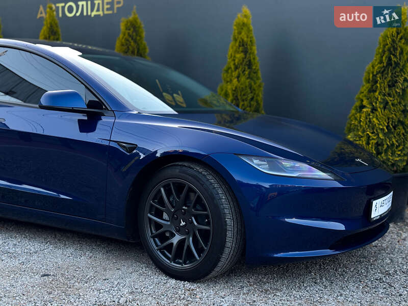Седан Tesla Model 3 2024 в Одесі