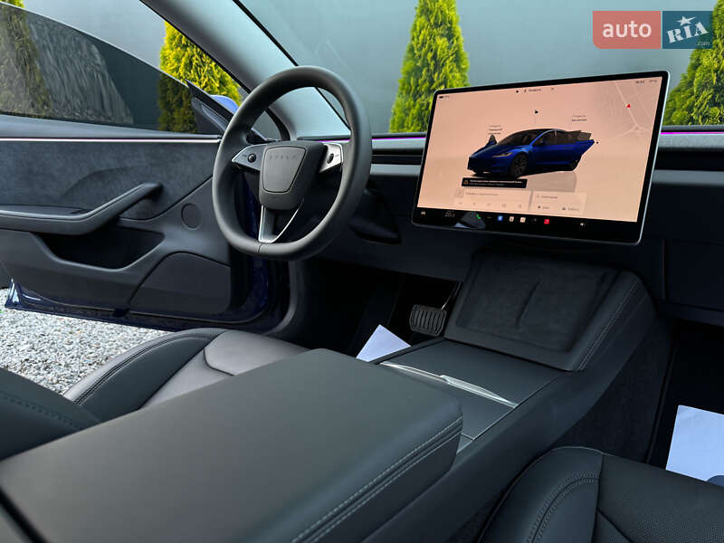 Седан Tesla Model 3 2024 в Одесі