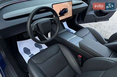 Седан Tesla Model 3 2024 в 