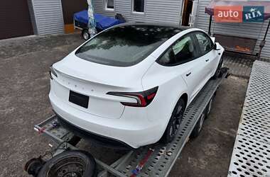 Седан Tesla Model 3 2024 в Сарнах