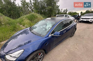 Седан Tesla Model 3 2019 в Киеве