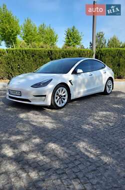 Седан Tesla Model 3 2021 в 