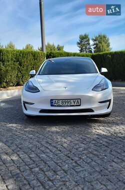 Седан Tesla Model 3 2021 в 