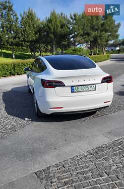 Седан Tesla Model 3 2021 в 