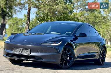 Седан Tesla Model 3 2024 в Дніпрі