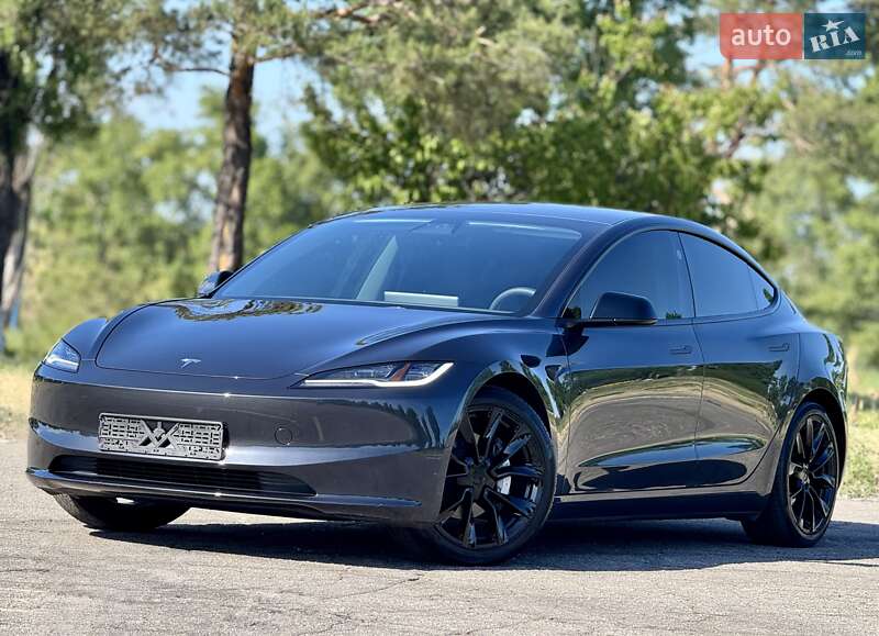 Седан Tesla Model 3 2024 в Дніпрі