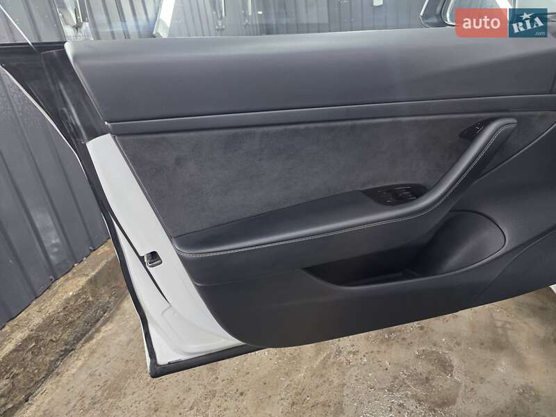 Седан Tesla Model 3 2019 в Киеве фото 9 Седан Tesla Model 3 2019 в Киеве