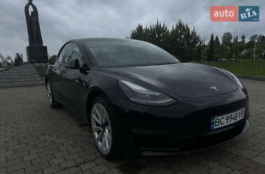 Седан Tesla Model 3 2022 в 