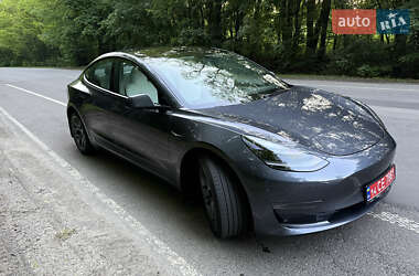 Седан Tesla Model 3 2023 в Полтаве