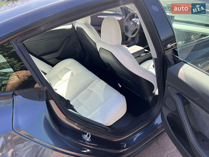 Седан Tesla Model 3 2023 в Полтаві