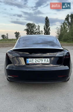 Седан Tesla Model 3 2021 в 