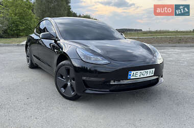 Седан Tesla Model 3 2021 в 