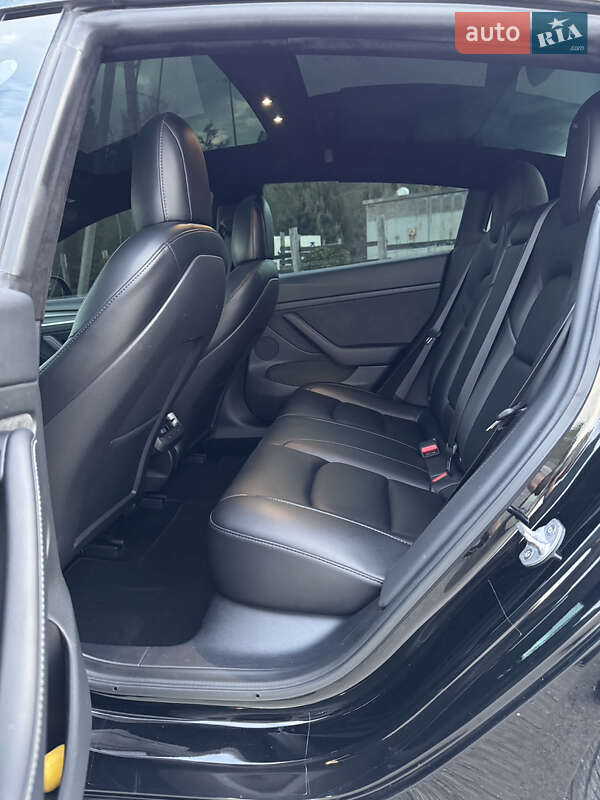 Седан Tesla Model 3 2021 в Днепре