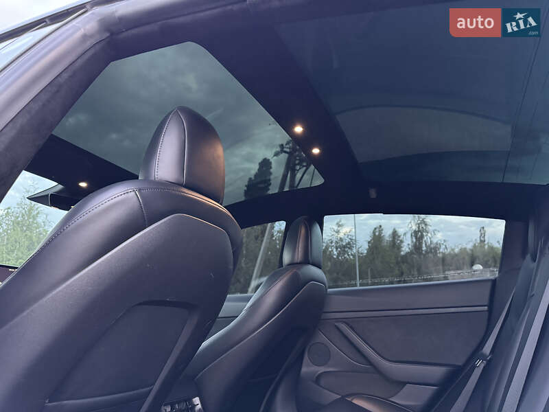 Седан Tesla Model 3 2021 в Днепре