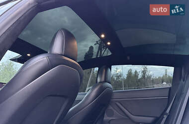 Седан Tesla Model 3 2021 в 