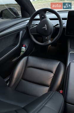 Седан Tesla Model 3 2021 в 