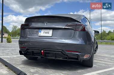 Седан Tesla Model 3 2020 в 