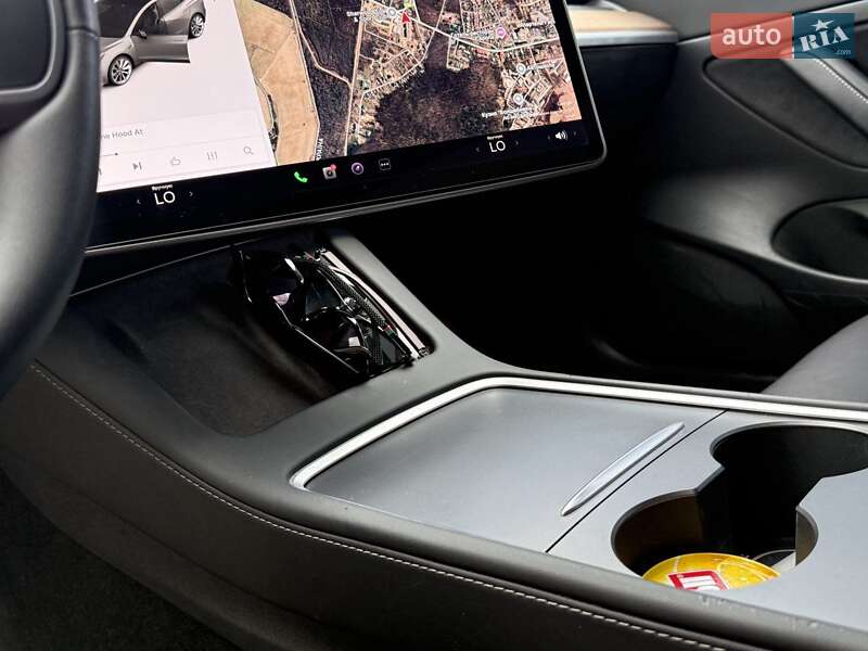 Седан Tesla Model 3 2020 в Ужгороді