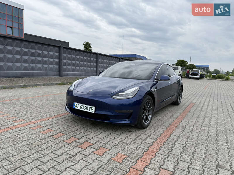 Седан Tesla Model 3 2019 в Киеве