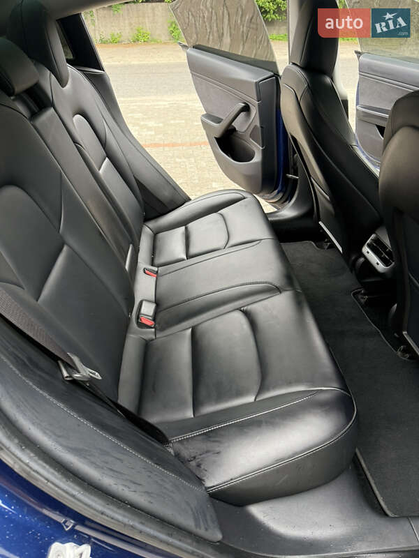 Седан Tesla Model 3 2019 в Киеве