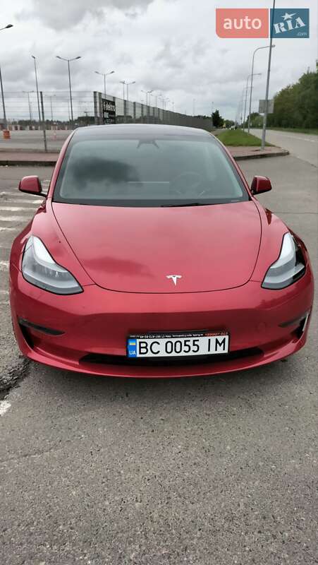 Седан Tesla Model 3 2022 в Львове