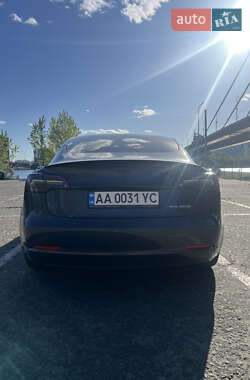 Седан Tesla Model 3 2023 в 