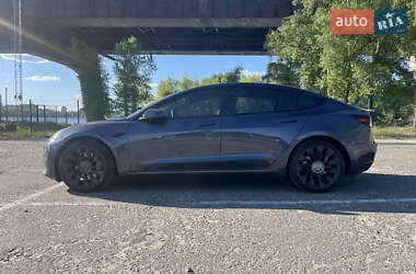 Седан Tesla Model 3 2023 в 
