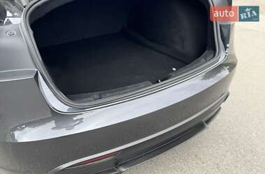 Седан Tesla Model 3 2024 в 
