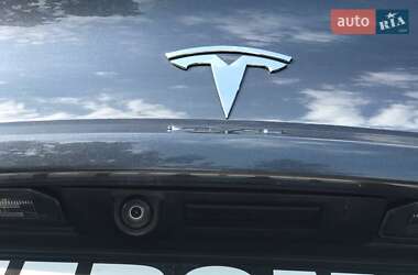 Седан Tesla Model 3 2020 в 